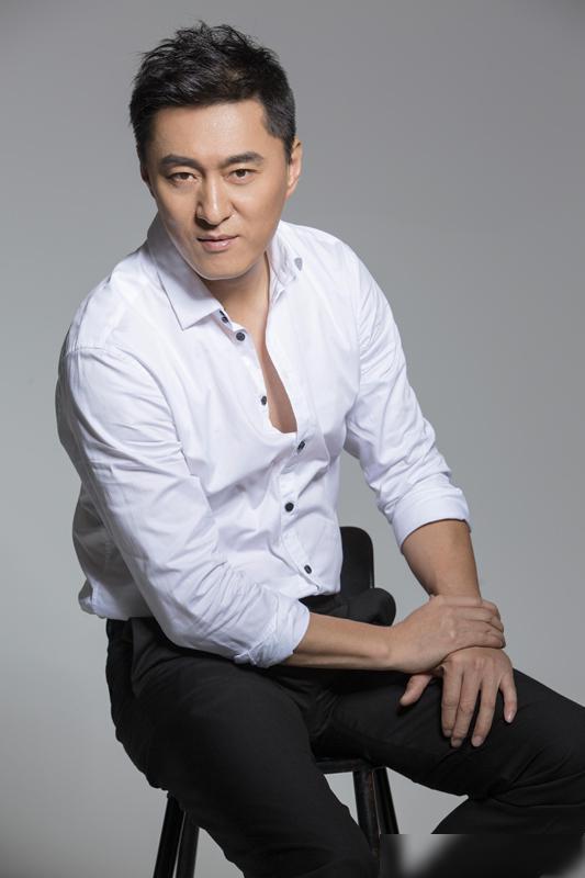 星空体育官方登录入口-挑战极限！运动员舍生忘死争夺冠军