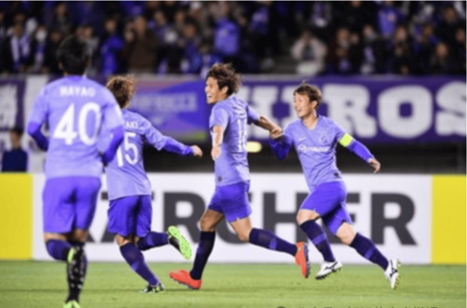 包含恩菲尔德进攻端火力强劲，欲破鹿岛鹿角防线的词条