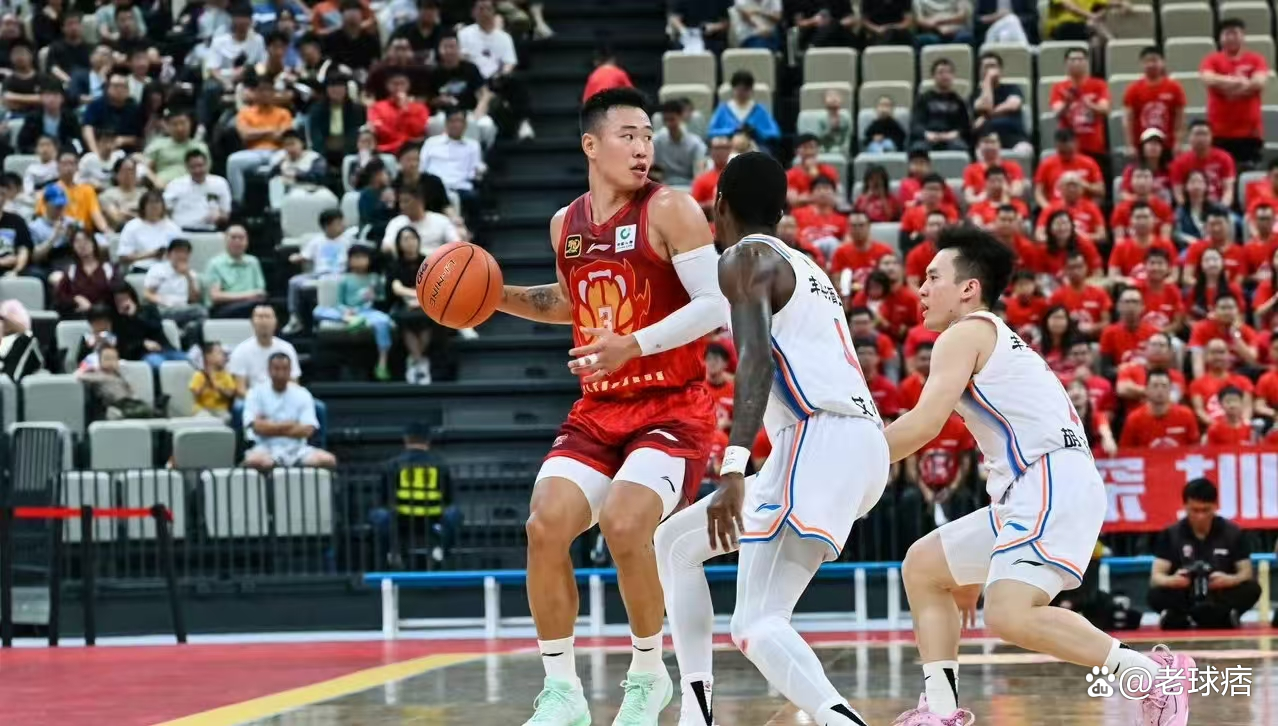星空体育投注-深圳队爆发神级表现，亚冠被彻底压制，失误的简单介绍