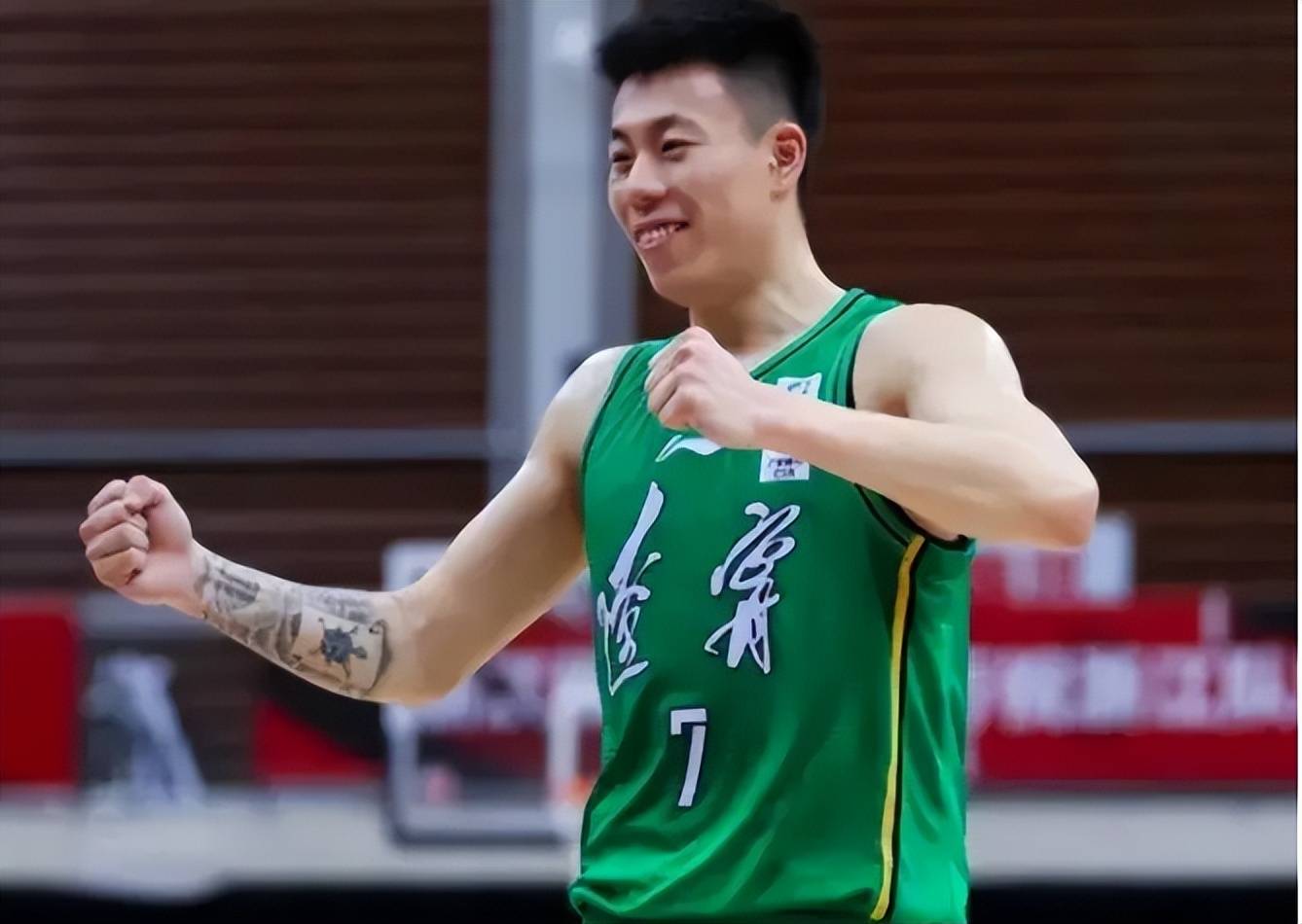 战术调整带来完胜,豪取三分的简单介绍 战术调整带来完胜,豪取三分的简单介绍