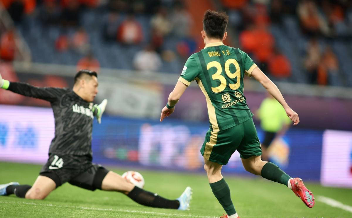 星空体育中国官网-国内足球比赛中一些新生力量崭露头角