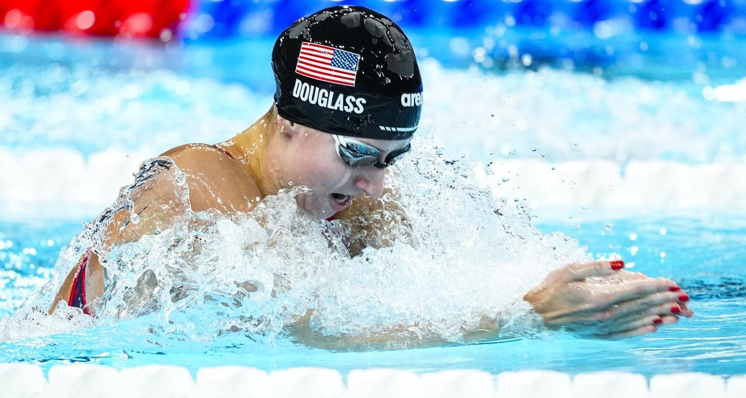 星空体育app下载-快速夺冠：瑞士和西班牙游泳选手决战水上