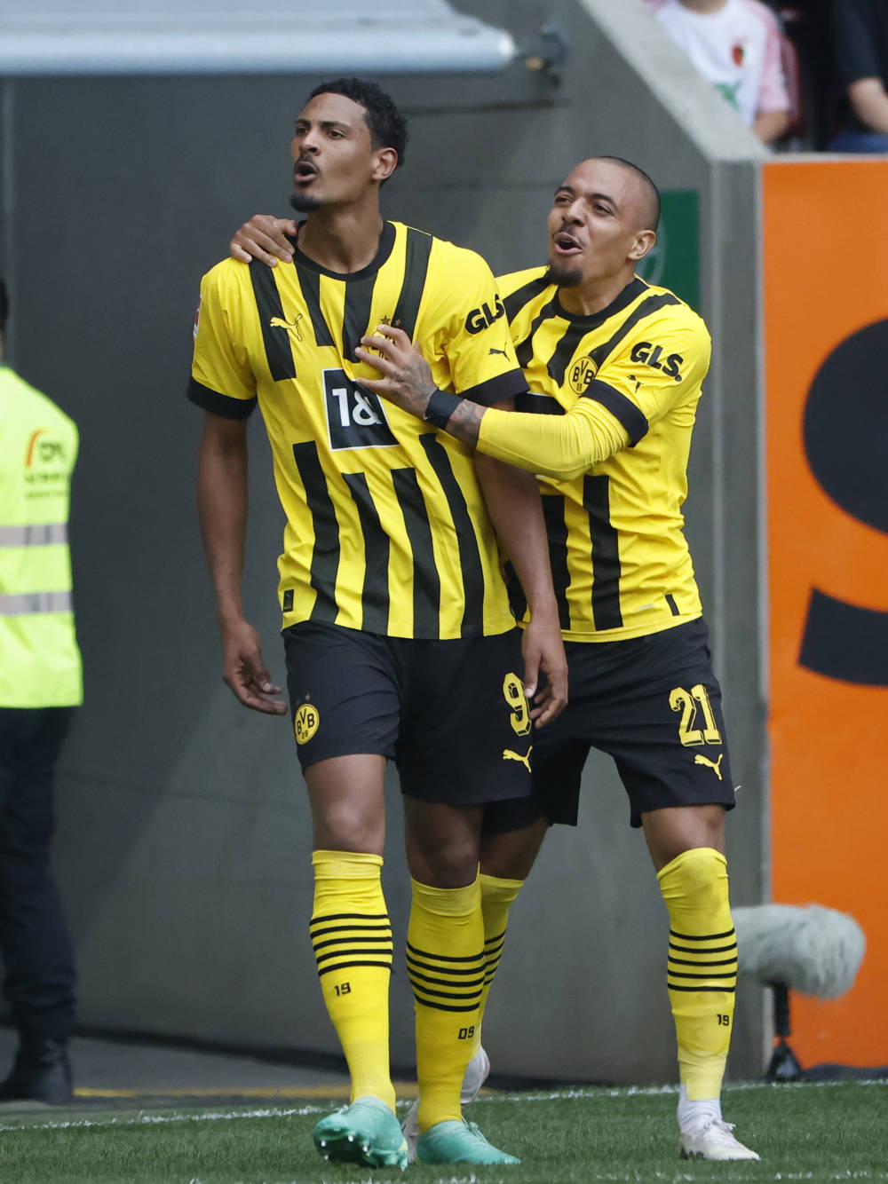 星空体育直播-包含奥格斯堡客场败阵，老法则再显威力的词条