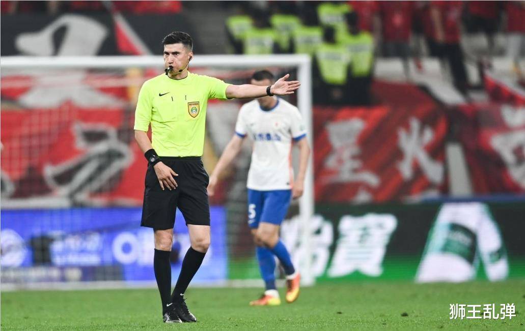 星空体育官网-比赛中果然有人异常，违规判罚