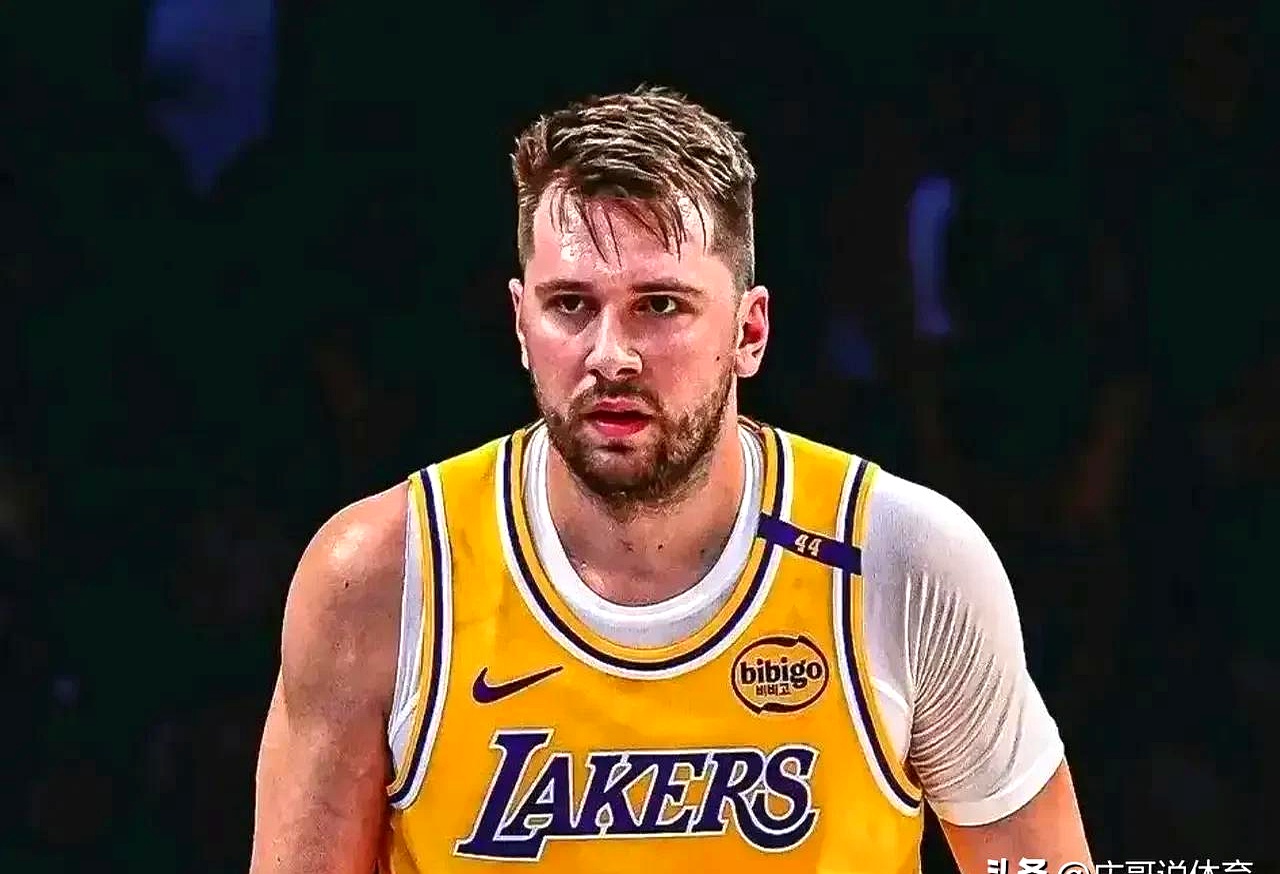 湖人核心归队单节砍分,队友连续进账取胜 湖人核心归队单节砍分,队友连续进账取胜