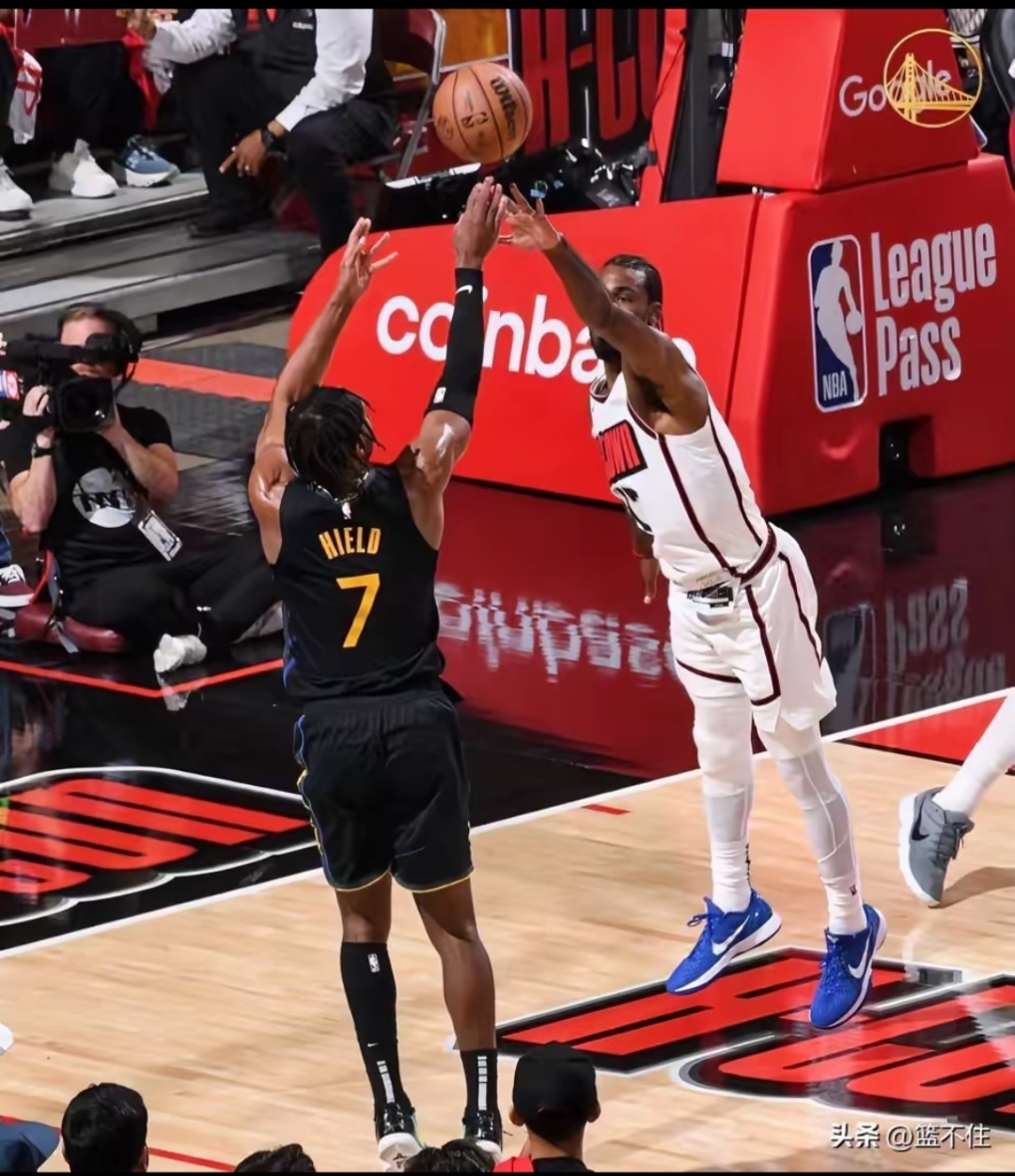 勇士惨败开拓者,遭遇三连败 勇士惨败开拓者,遭遇三连败