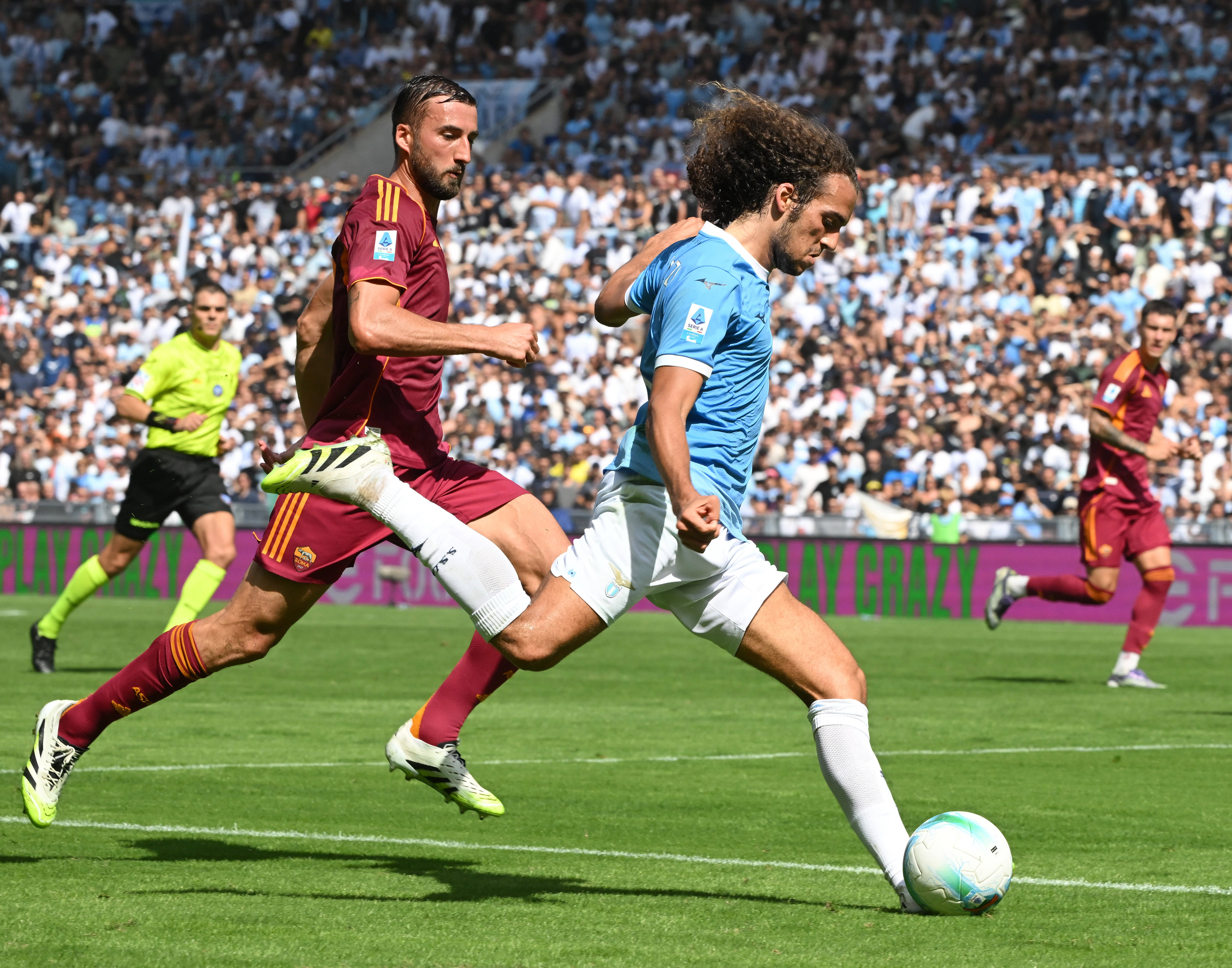 星空体育app-关于意大利足球赛场上球员们的精彩表现的信息