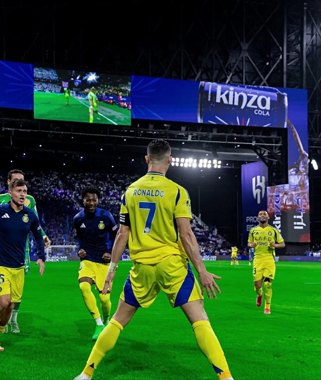 皇家马德里客场大胜,C罗助攻连场破门 皇家马德里客场大胜,C罗助攻连场破门