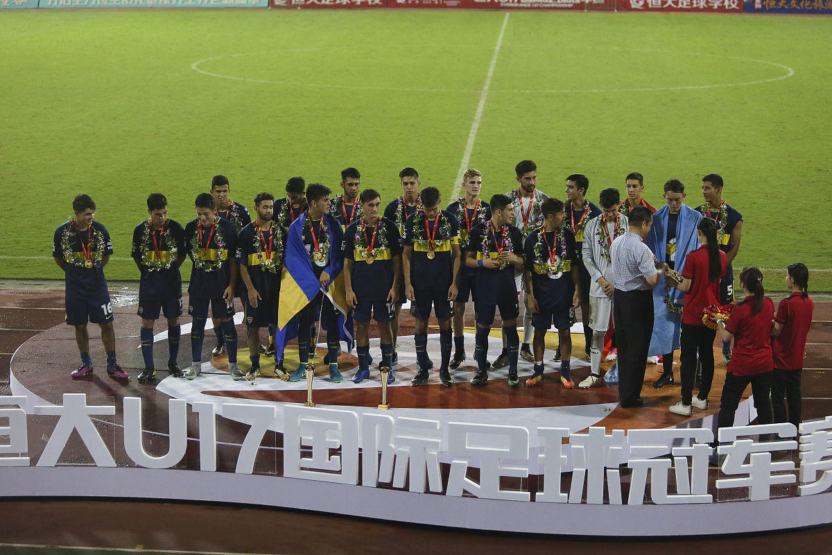 激烈角逐!球员们在比赛中展现团队精神的简单介绍 激烈角逐!球员们在比赛中展现团队精神的简单介绍